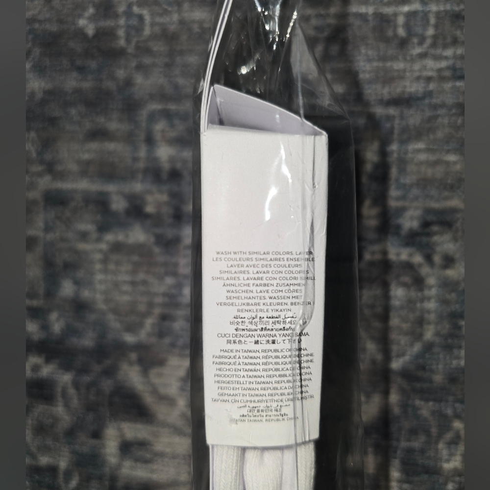 Alo Yoga Unisex Half-Crew Sock Athletic Core: White/Black Medium $34 - Picture 9 of 9